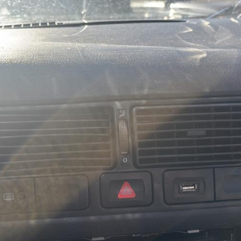 Leve vitre electrique avant droit VOLKSWAGEN GOLF 4 Photo n°19