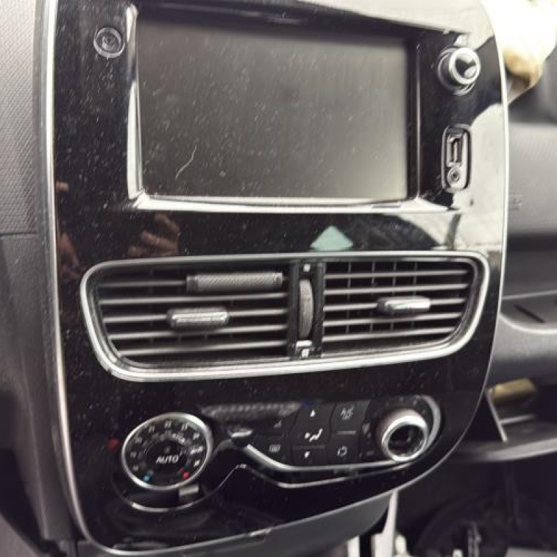 Reservoir essence RENAULT CLIO 4 Photo n°18