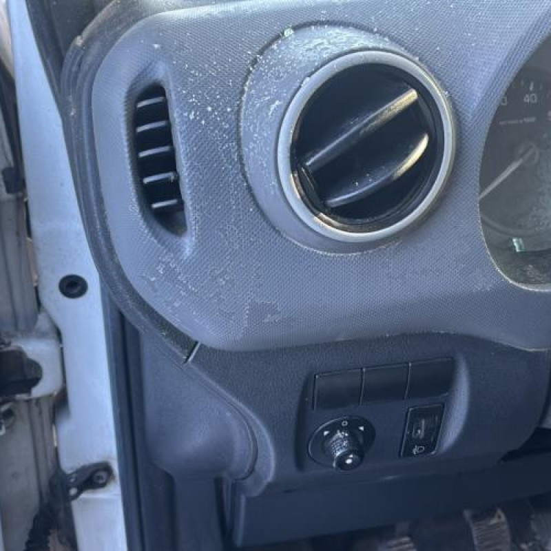 Custode avant gauche (porte) CITROEN BERLINGO 2 Photo n°17