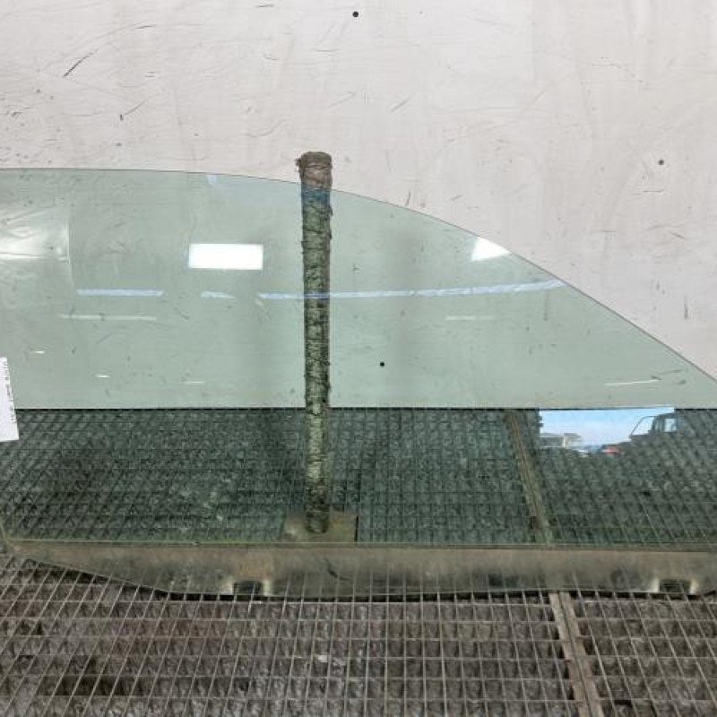 Vitre avant droit VOLKSWAGEN GOLF 4 Photo n°1