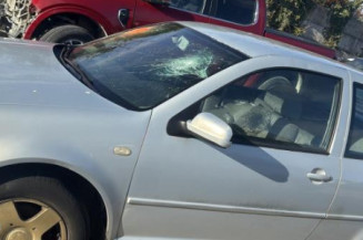 Vitre avant droit VOLKSWAGEN GOLF 4