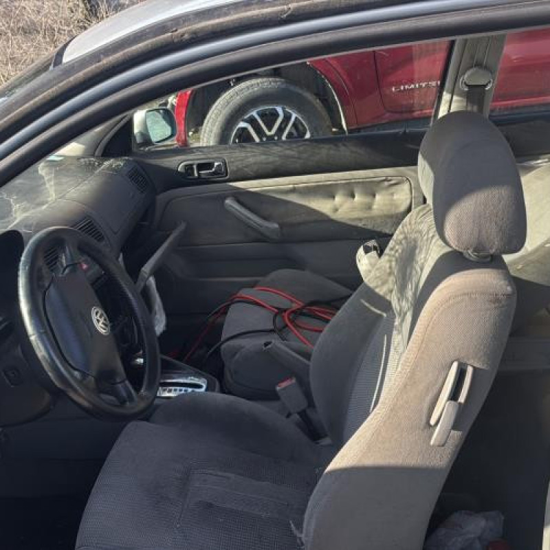 Vitre avant droit VOLKSWAGEN GOLF 4 Photo n°16