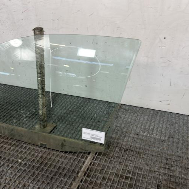 Vitre avant gauche VOLKSWAGEN GOLF 4 Photo n°3