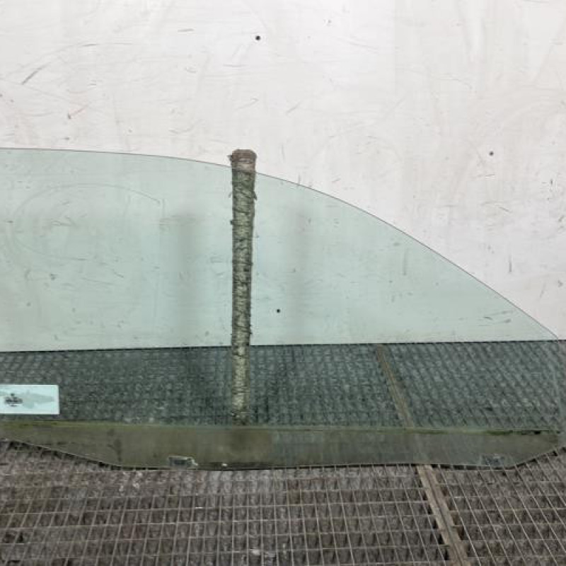 Vitre avant gauche VOLKSWAGEN GOLF 4 Photo n°4