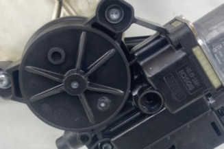 Leve vitre electrique avant gauche VOLKSWAGEN POLO 5