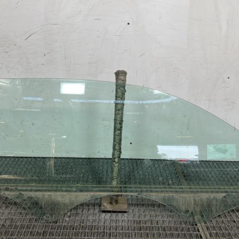 Vitre avant droit AUDI A1 1 Photo n°1