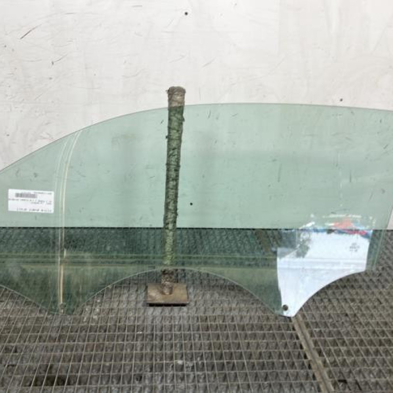 Vitre avant droit AUDI A1 1 Photo n°4