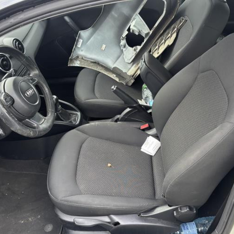 Vitre avant droit AUDI A1 1 Photo n°16