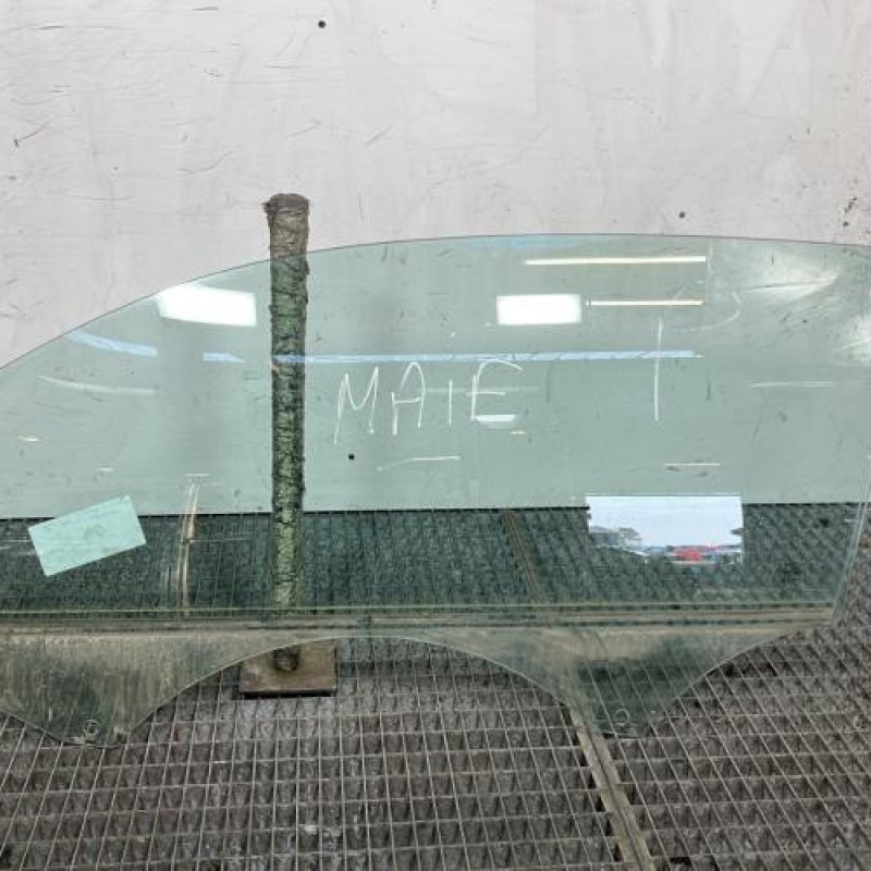 Vitre avant gauche AUDI A1 1 Photo n°1