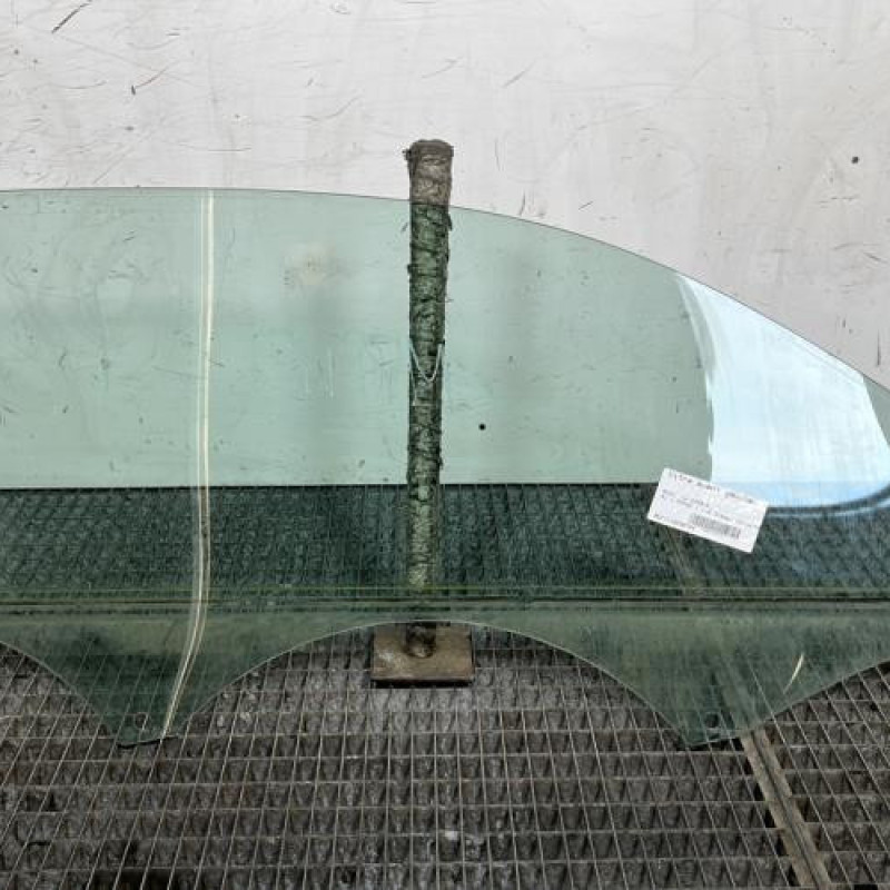 Vitre avant gauche AUDI A1 1 Photo n°4