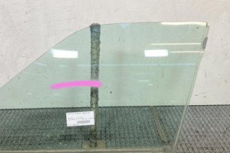 Vitre avant gauche PEUGEOT 106 Photo n°1