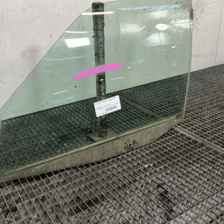 Vitre avant gauche PEUGEOT 106