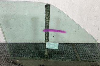 Vitre avant gauche PEUGEOT 106