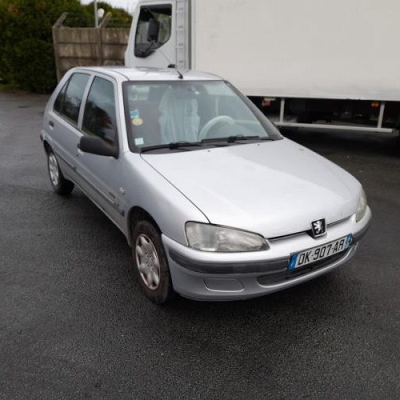 Vitre avant gauche PEUGEOT 106 Photo n°7