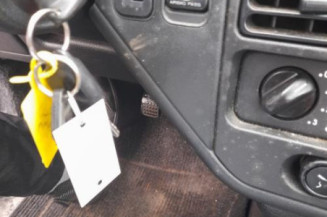 Vitre avant gauche PEUGEOT 106