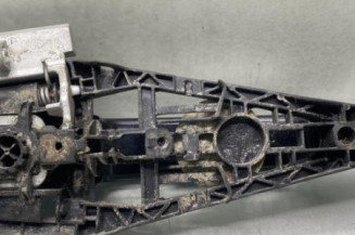 Poignee porte arriere gauche OPEL MOKKA 1