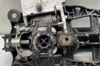 Poignee porte arriere gauche OPEL MOKKA 1