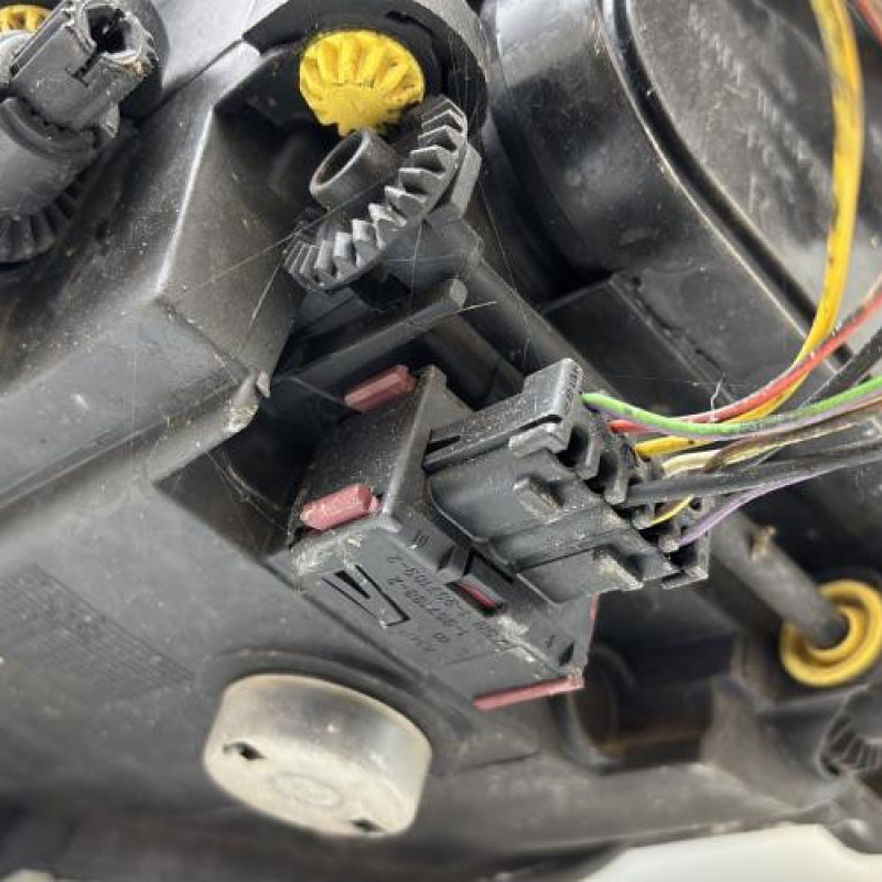 Optique avant principal droit (feux)(phare) OPEL CORSA D Photo n°6