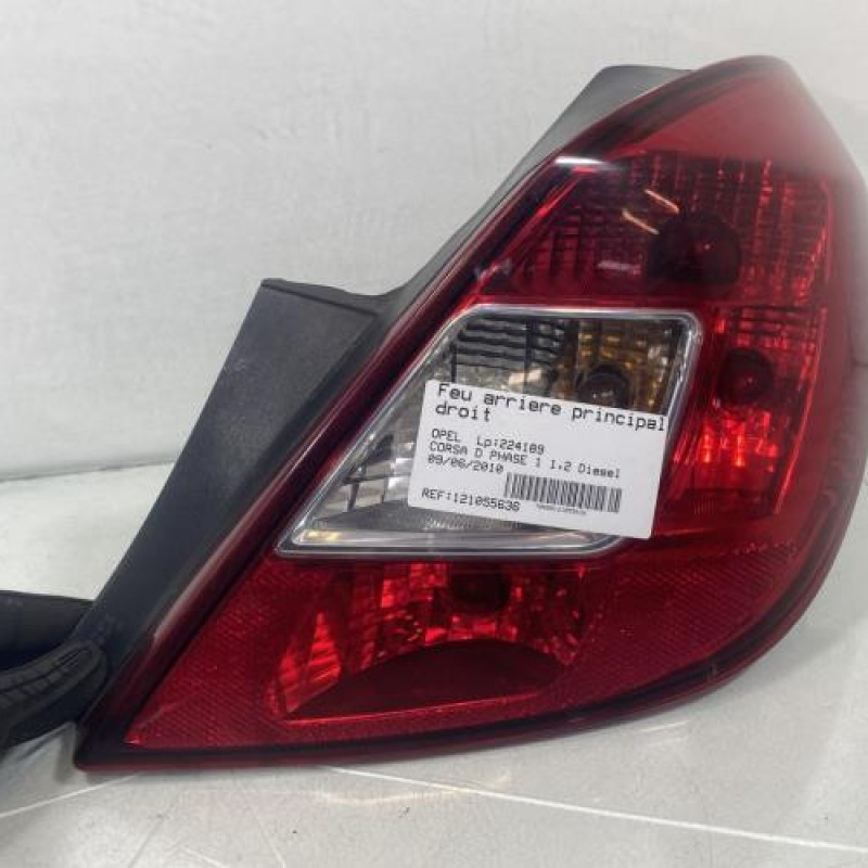 Feu arriere principal droit (feux) OPEL CORSA D Photo n°1