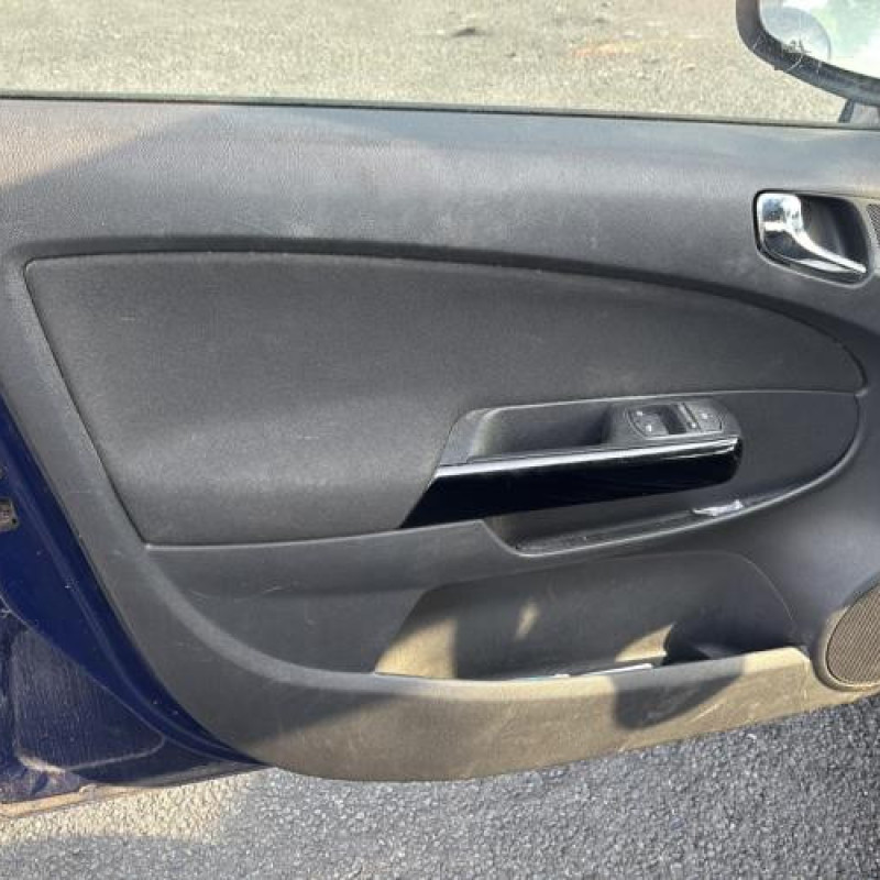 Feu arriere principal droit (feux) OPEL CORSA D Photo n°13