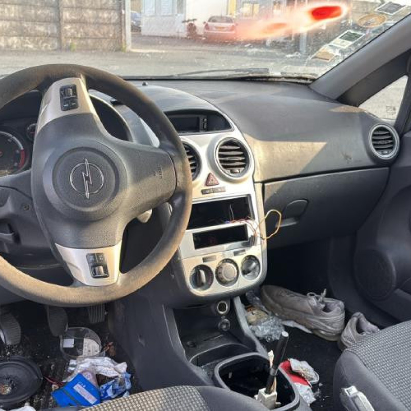 Feu arriere principal droit (feux) OPEL CORSA D Photo n°17