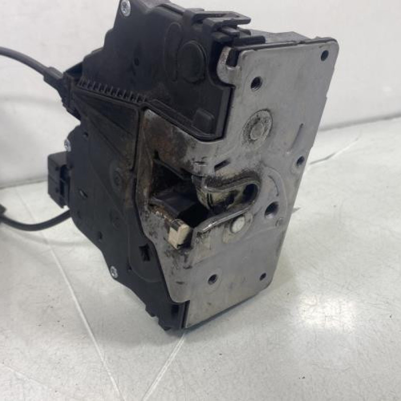 Serrure avant gauche OPEL CORSA D Photo n°3