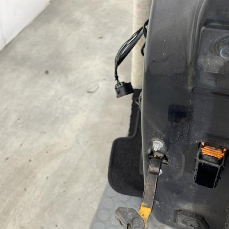 Porte avant gauche OPEL CORSA D Photo n°4