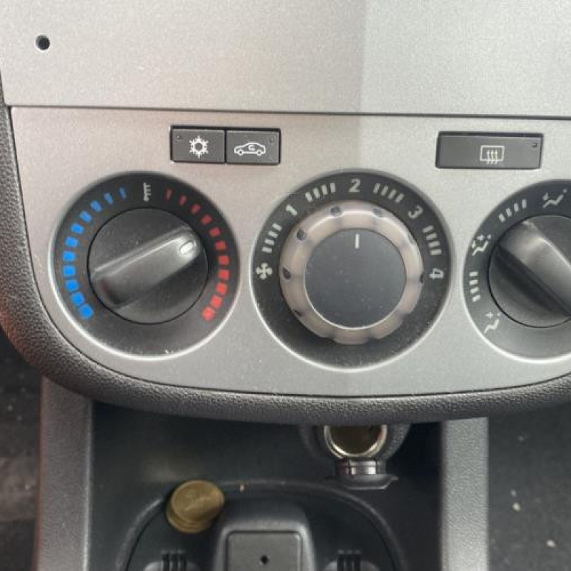 Porte avant gauche OPEL CORSA D Photo n°14