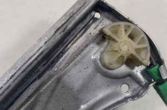 Leve vitre electrique avant gauche RENAULT CLIO 2