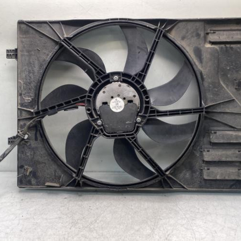 Moto ventilateur radiateur VOLKSWAGEN GOLF 7 Photo n°3