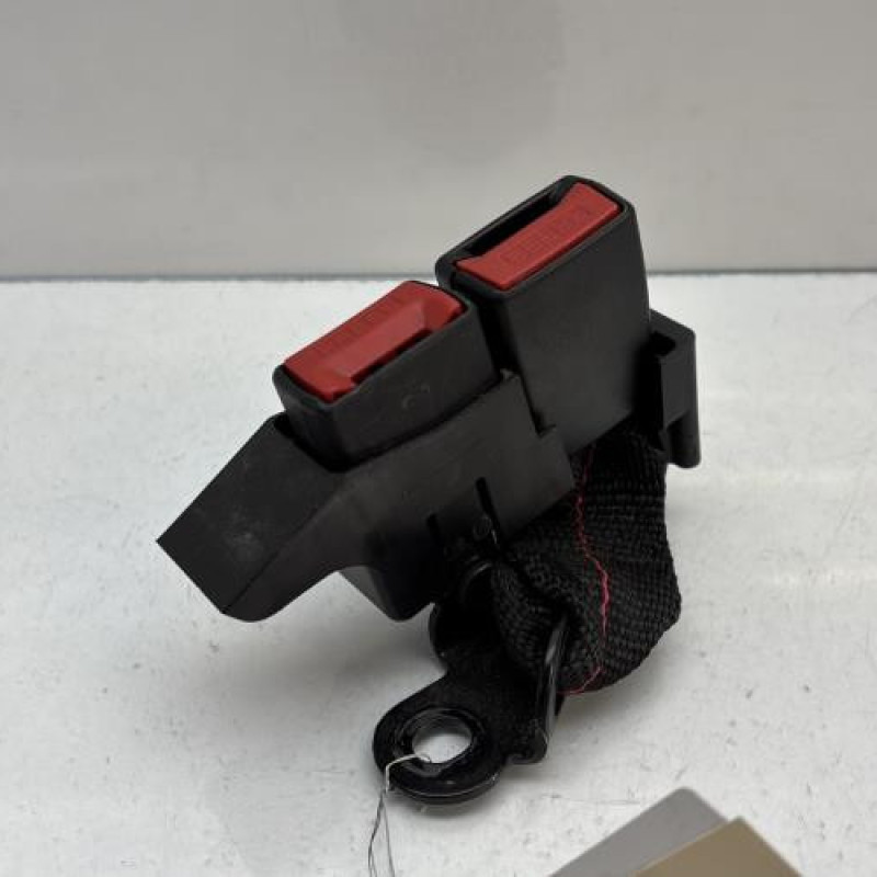 Attache ceinture arriere droit RENAULT CLIO 3 Photo n°1