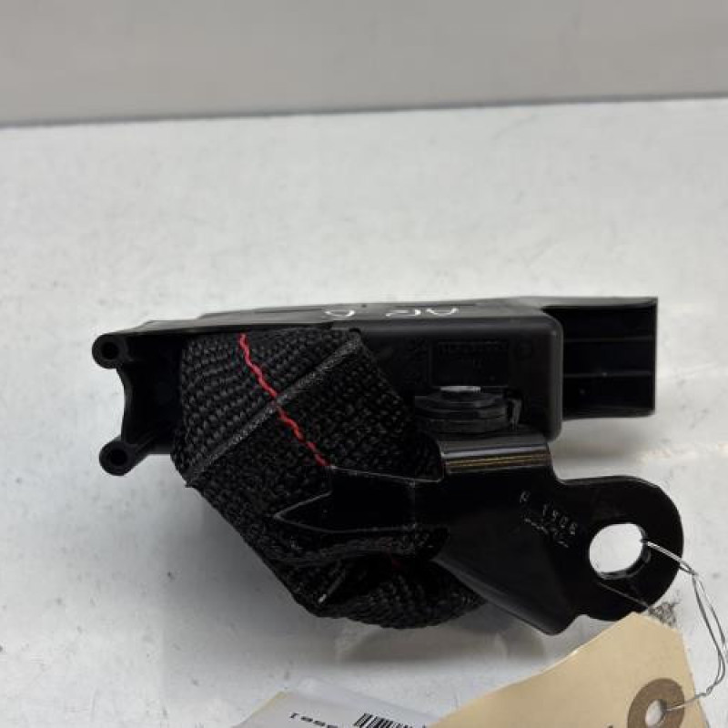 Attache ceinture arriere droit RENAULT CLIO 3 Photo n°4
