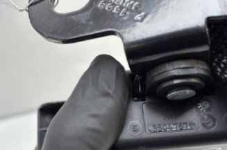 Attache ceinture arriere droit RENAULT CLIO 3