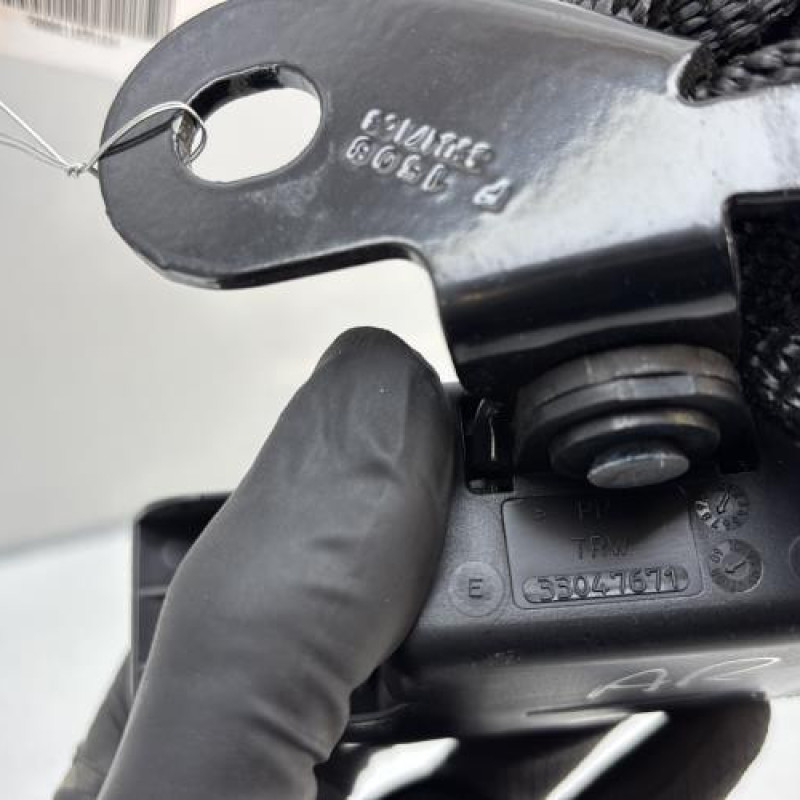Attache ceinture arriere droit RENAULT CLIO 3 Photo n°5