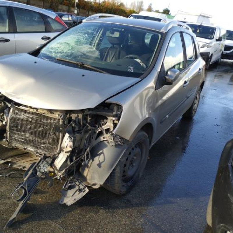 Attache ceinture arriere gauche RENAULT CLIO 3 Photo n°6