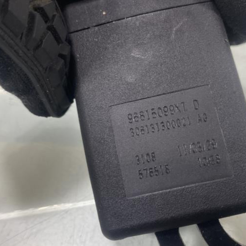 Attache ceinture arriere gauche CITROEN BERLINGO 2 Photo n°4