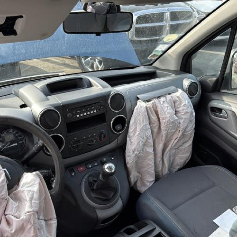 Attache ceinture arriere gauche CITROEN BERLINGO 2 Photo n°19