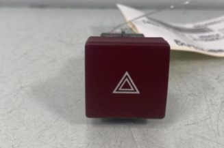 Bouton de warning CITROEN BERLINGO 2 Photo n°1