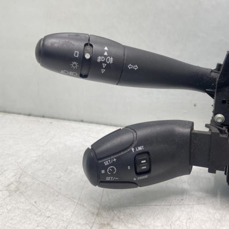 Com (Bloc Contacteur Tournant+Commodo Essuie Glace+Commodo Phare) CITROEN C5 1 Photo n°3