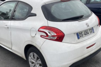 Ecran GPS PEUGEOT 208 1