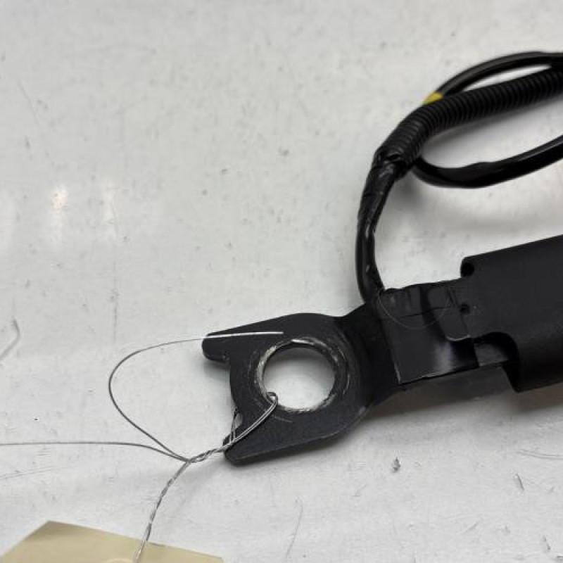 Attache ceinture avant gauche PEUGEOT 107 Photo n°2