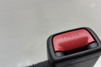 Attache ceinture avant gauche PEUGEOT 107