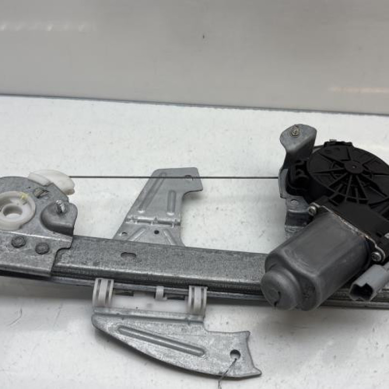 Leve vitre electrique avant droit PEUGEOT 107 Photo n°2