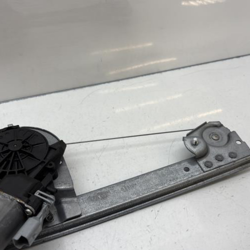 Leve vitre electrique avant droit PEUGEOT 107 Photo n°3