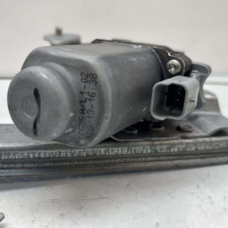 Leve vitre electrique avant droit PEUGEOT 107 Photo n°4