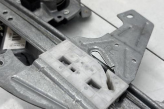 Leve vitre electrique avant droit PEUGEOT 107