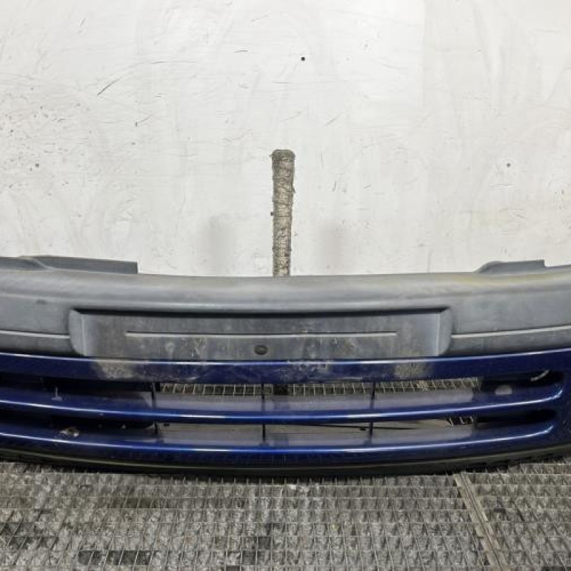 Pare choc avant RENAULT CLIO 2 Photo n°1