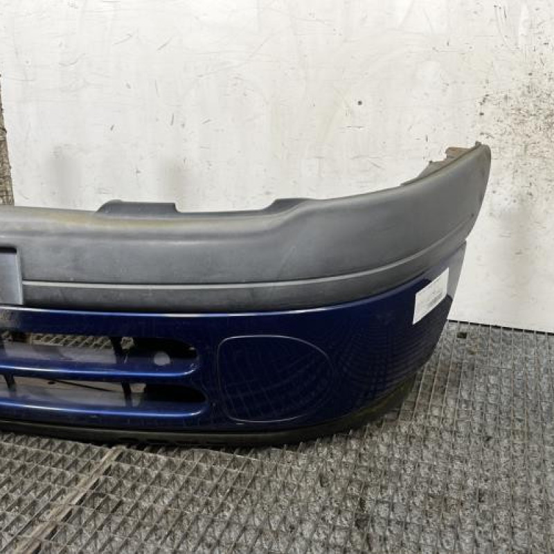 Pare choc avant RENAULT CLIO 2 Photo n°3