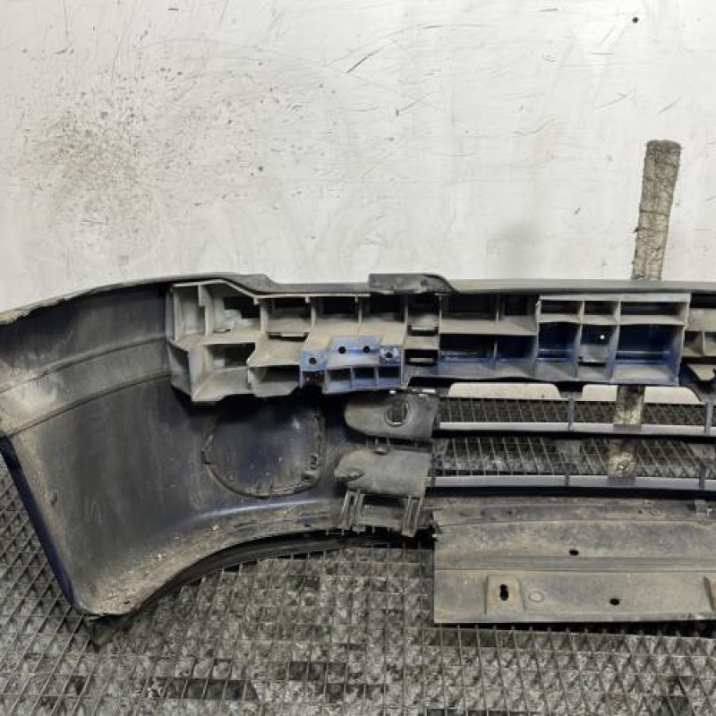 Pare choc avant RENAULT CLIO 2 Photo n°6