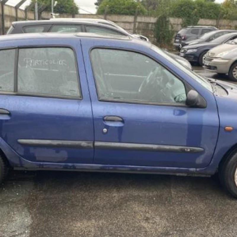 Pare choc avant RENAULT CLIO 2 Photo n°19